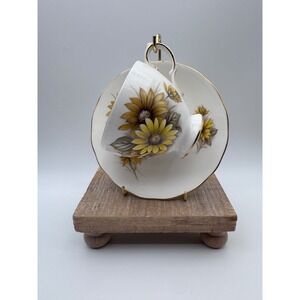 Queen Anne Bone China Tea Cup Saucer Set Yellow Sunflower Floral Gold Rim 8592